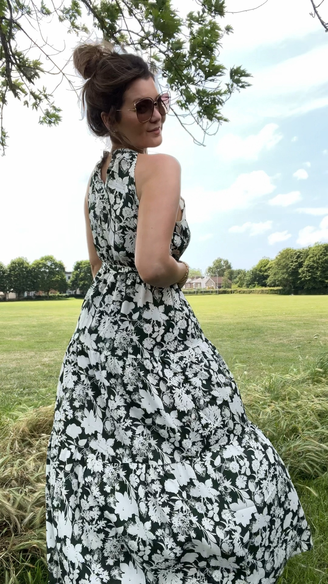 Floaty floral prints 🌿

#summerstyle #fashioninspo #fashiondaily #summerdresses #FashionStyle #amazonfashionfinds #StyleInspo #instastyle #outfitreel #outfitinspirations #reelsinsta #floraldress #ootd #amazonmusthaves #summerinspo #styleinspo #stylereel #styleover30 #minimalstyle #minimaloutfit #greendress #floralprints #floraldress #minimalfashion #summerstyle #outfitideas #countrysideliving #englishcountryside capsulewardrobe #fashionover30 #over30style 

#LTKunder50 #LTKstyletip #LTKSeasonal