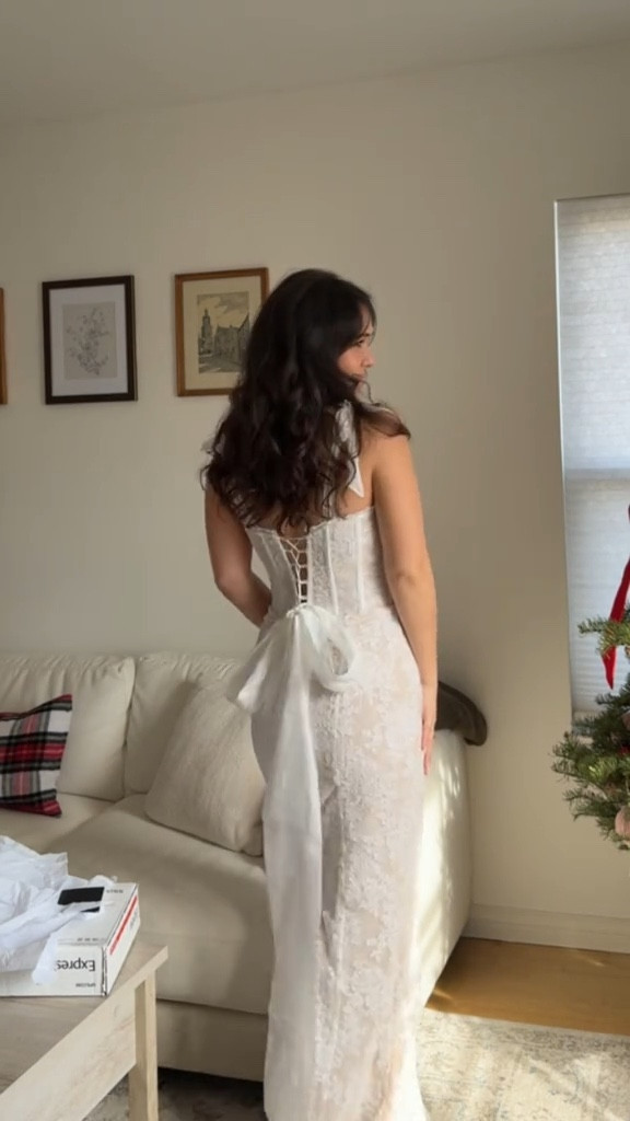 The perfect dress doesn’t exi… 😱🥹🤍
#bridetobe #unbox #bridetok #bridaltiktok #unboxing #bride #bridaldress #brideinspo #tryonhaul @revolve @spinabride

#LTKWedding #LTKU #LTKStyleTip