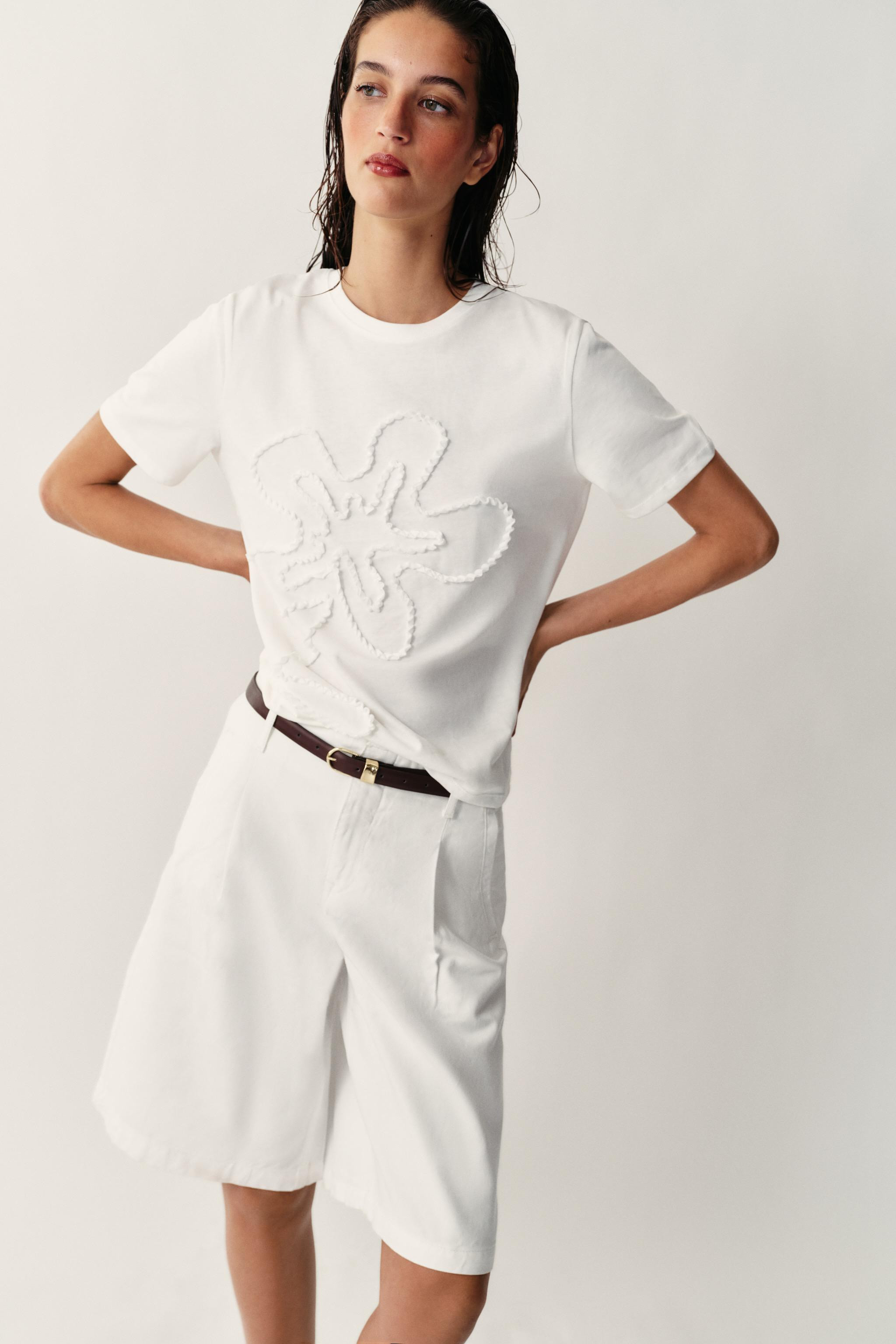 EMBOSSED FLORAL T-SHIRT | Zara US