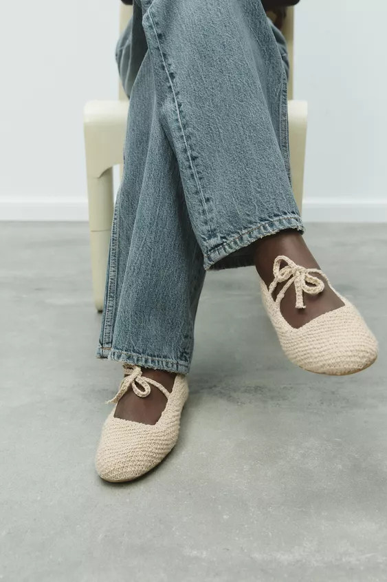 An enhanced experience.Check it out in the app. | Zara US