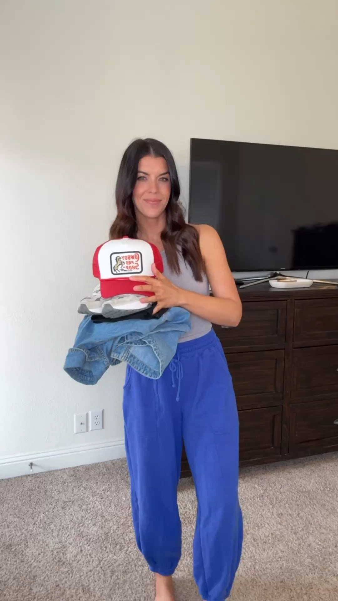 Rainy days mean comfy outfits and trucker hats 🌧️👏🏼

#LTKootd #LTKdayinmylife #LTKgrwm