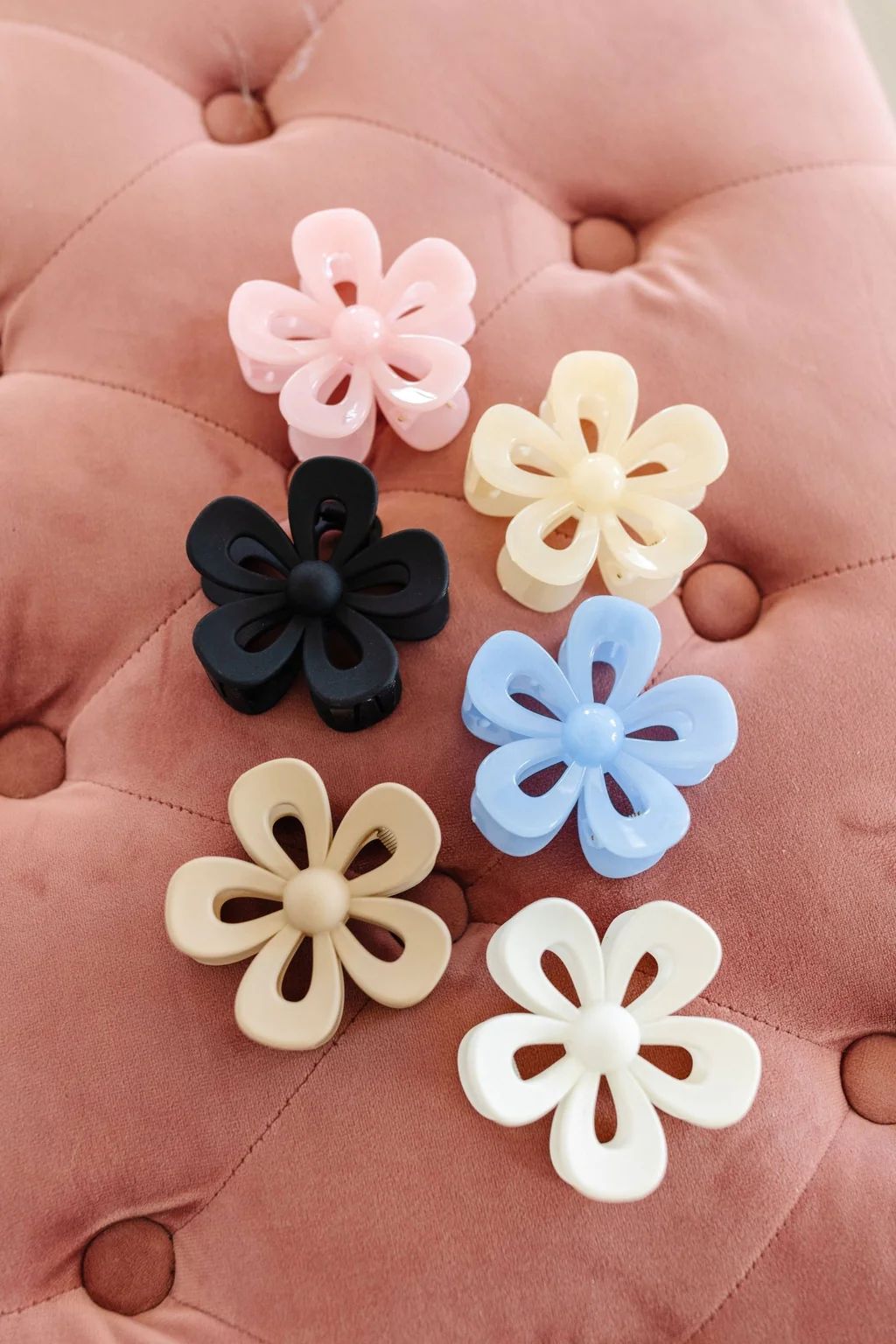 Cutout Flower Claw Clip - Multiple Colors | Shop Andi