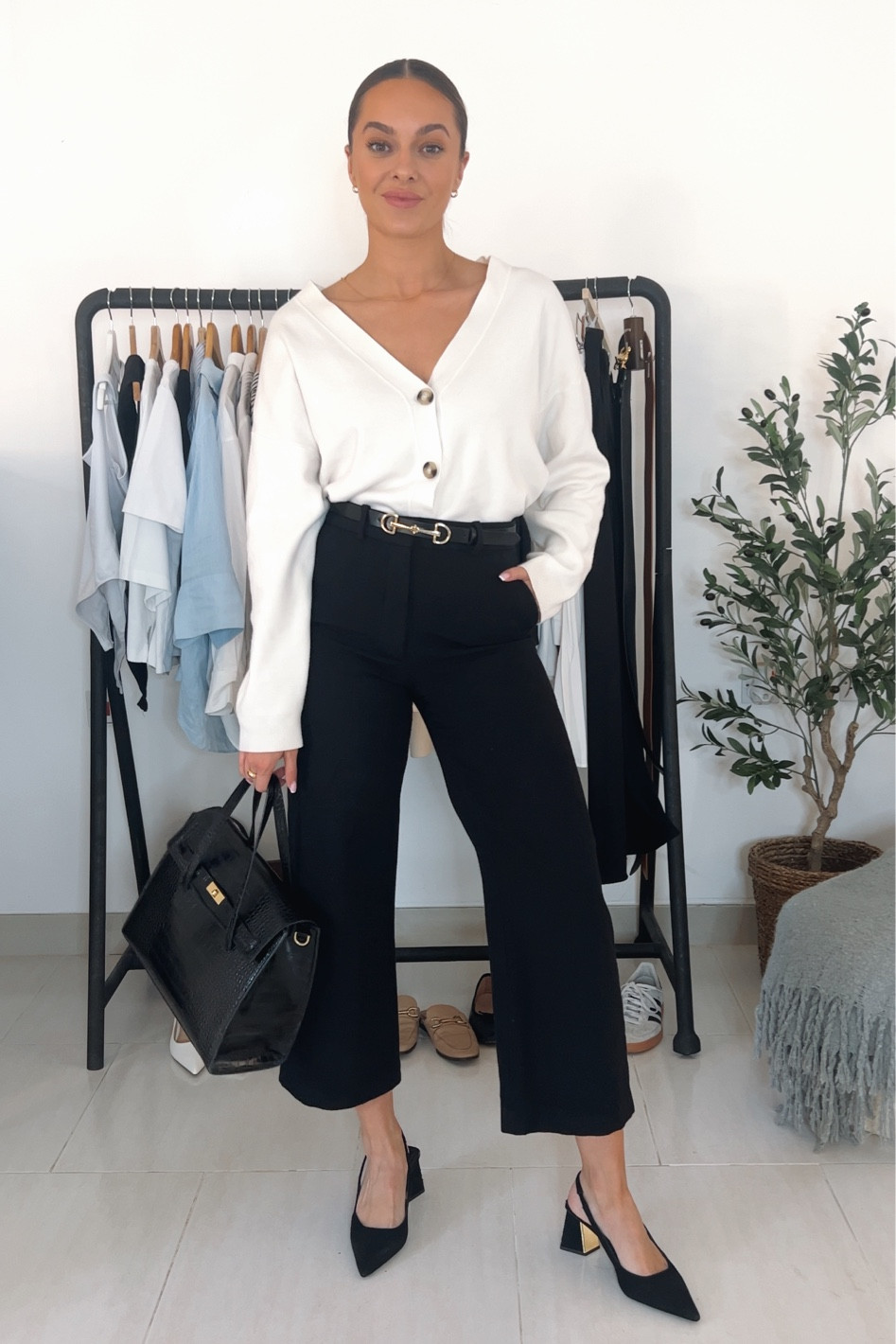 Cardigan styling for your transitional workwear wardrobe 

#LTKSeasonal #LTKstyletip #LTKworkwear