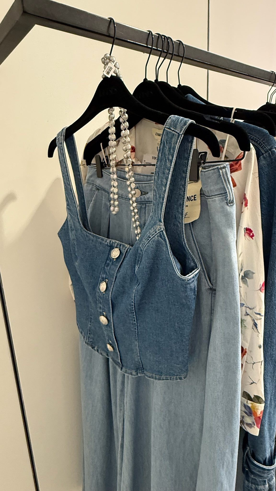 Come @shoptootsie with me!!

Some of my favorite spring pieces I’ll be using to transition from day to night this spring! Did you know you could style a long necklace this way?! @kznoel & @styledbymaya_tootsies showed me this trick and you’ll see me using it from now on! Too cool!

You can shop all my looks now at Tootsies in Atlanta, or comment ‘TOOTSIES’ for all the links sent straight to your DMs!

#tootsiesatlanta #fashiontrends #shopatlanta #lagence