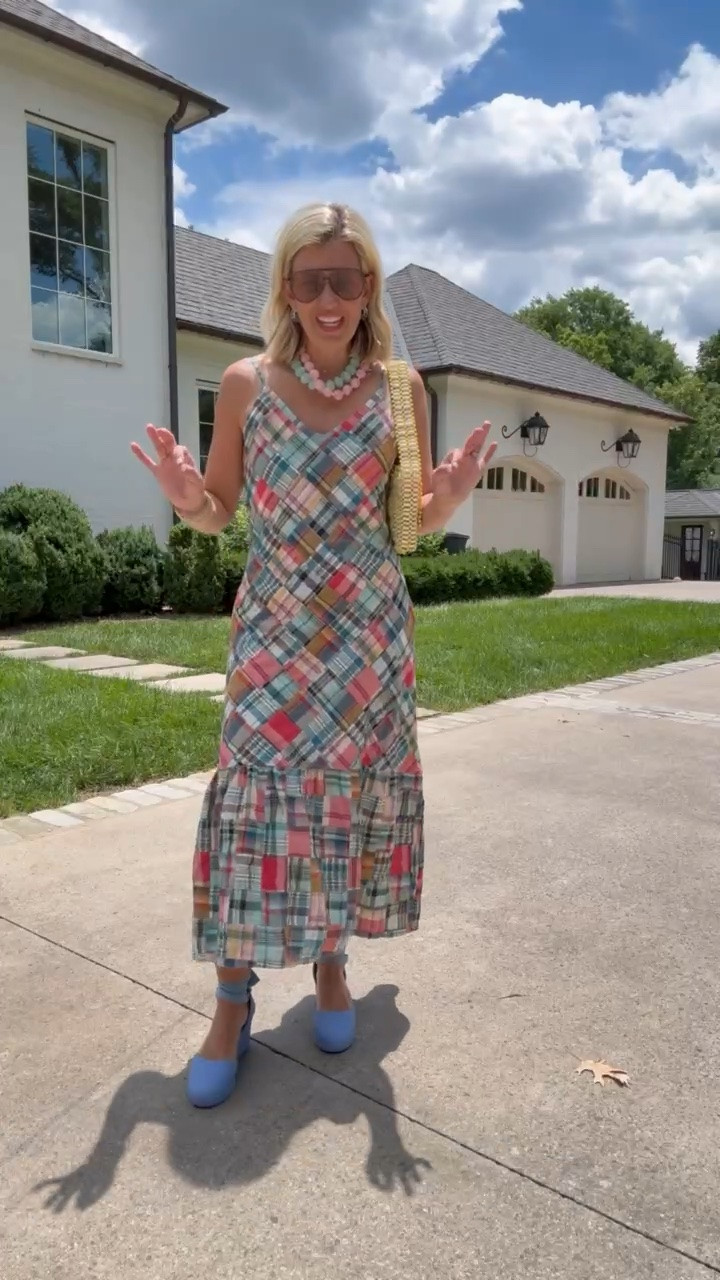 This is a YES dress if I’ve ever seen one! Yall have seen me in the skort in this print and it is absolutely fabulous. I’m in a small and 8 espadrille tts. 

*code Catherine20 for 20% off at Allie + Bess

#LTKdayinmylife #LTKmomlife #LTKOver40