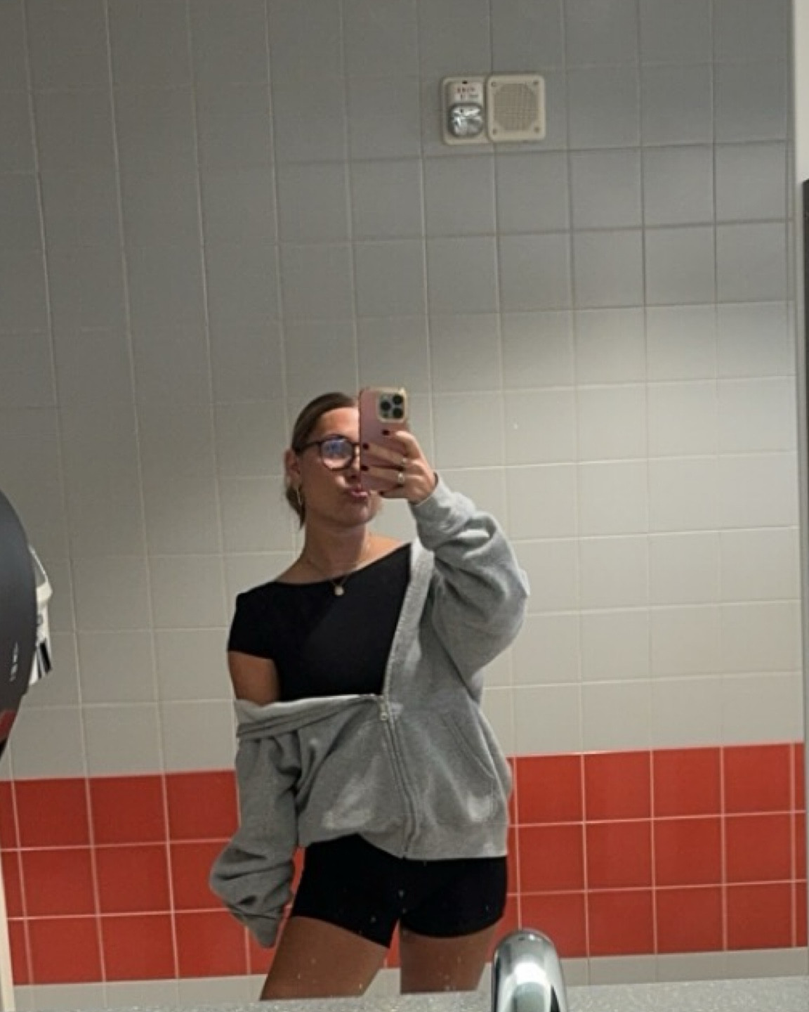 Class/gym outfit inspo🤗 

Bike shorts: TikTok shop https://www.tiktok.com/t/ZTYjCveDa/
Size xs
Aerie offline backless top size xs 
Gray zip up size m 
Blue light Glasses from Amazon

#LTKFitness #LTKActive