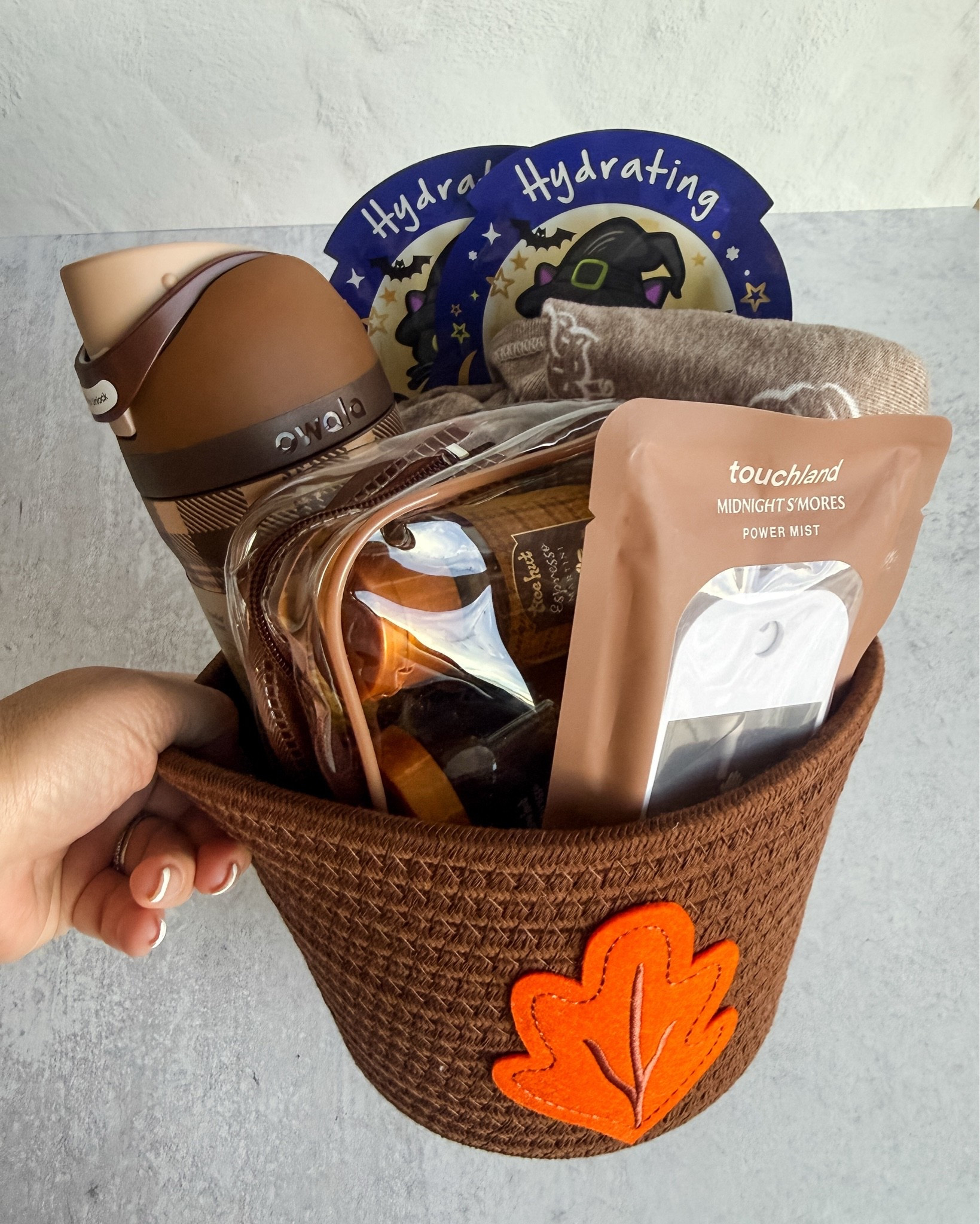 Fall Favorites Gift Basket Items #fallpajamas #fallbeauty #boobasket #fallgifting #fallfavorites

#LTKselfcare #LTKSeasonal #LTKBeauty