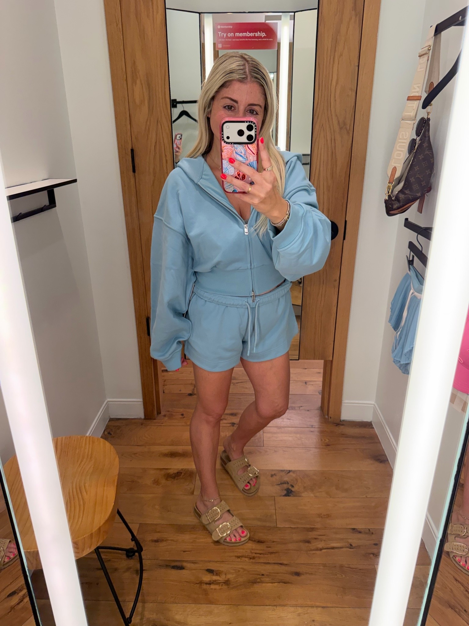 New @lululemon matching set
Size m jacket 
Xs shorts
Sandals tts
