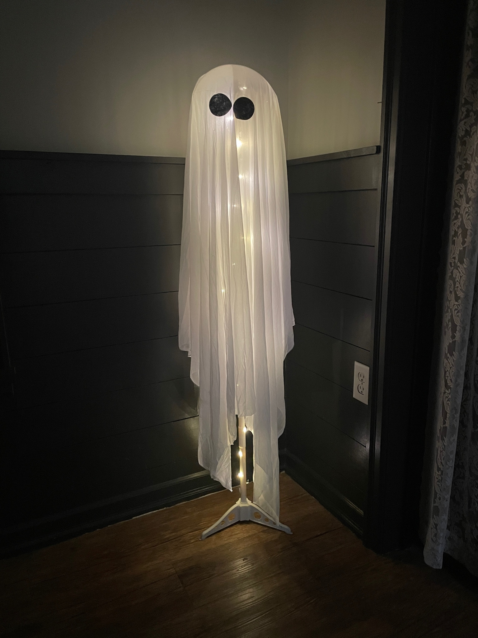 $4 light up ghost 🤯

#LTKHome #LTKSeasonal #LTKParties