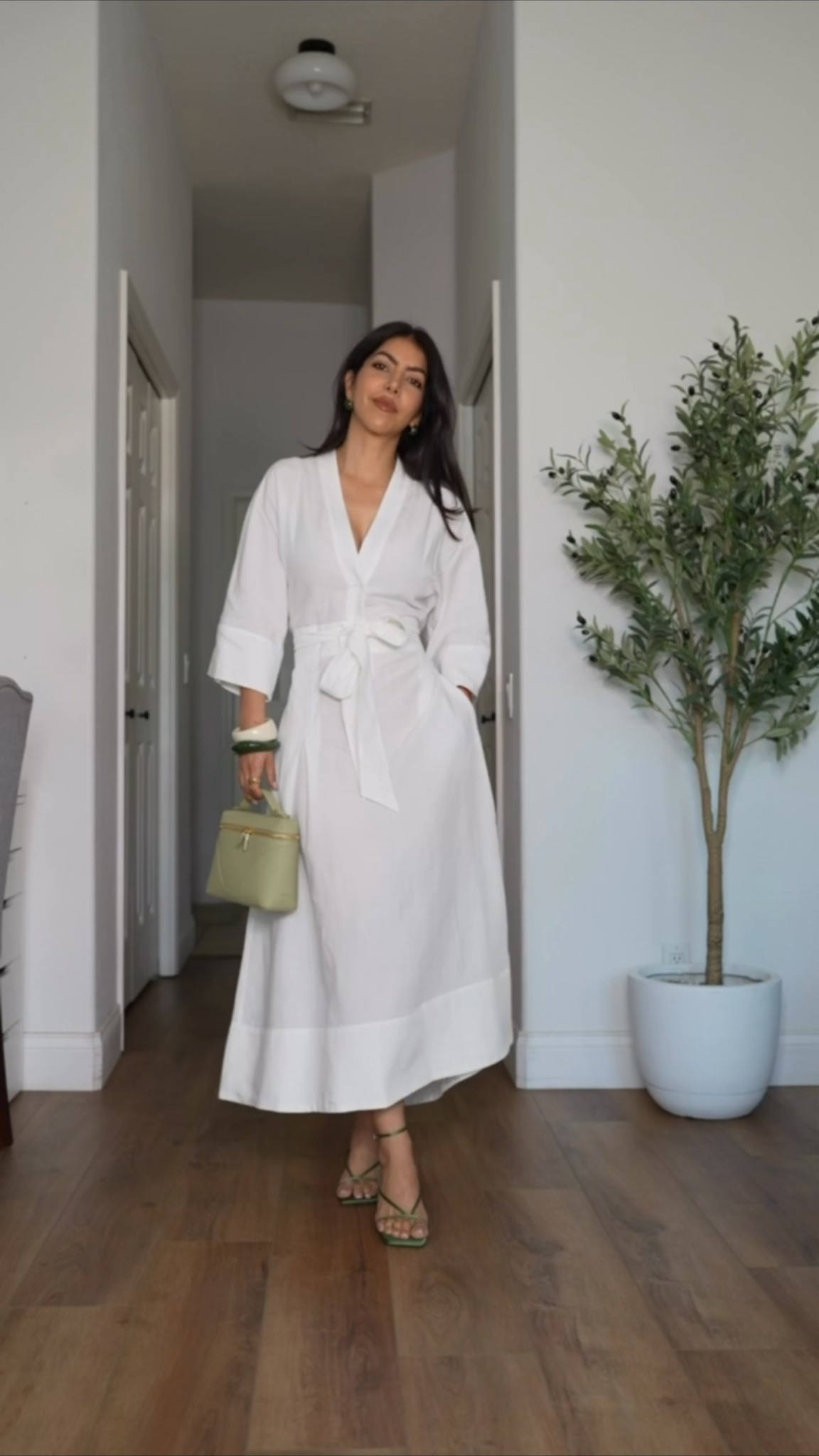 Classic white dress for Summer! 🤍

I am loving this white midi dress from Zara! It’s such a great brunch outfit or casual Summer dress! Linking more from my recent Zara haul below!


Zara summer outfits, summer dresses, white maxi dress, chic summer style

#LTKgrwm #LTKootd #LTKSeasonal