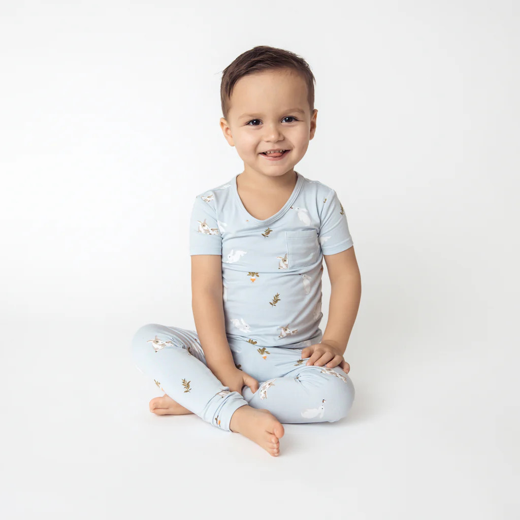 Short Sleeve with Pants Pajamas in Ice Rabbit | Kyte BABY