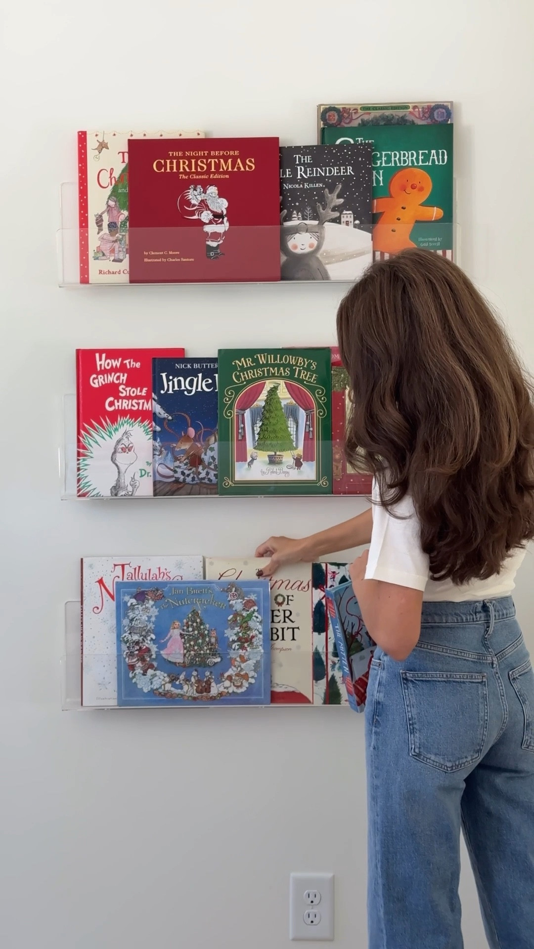 #Ad WAIT TIL THE END to see the girls’ reactions!! We used @Command Products all over the room to decorate because they give us confidence without worry - they are super easy to take down at the end of the holiday season and won’t damage any of our walls or doors! All @Command Products can be found at @target. 

#ad #CommandBrand #TargetPartner #Target #liketkit

#LTKHoliday #LTKGiftGuide #LTKHome