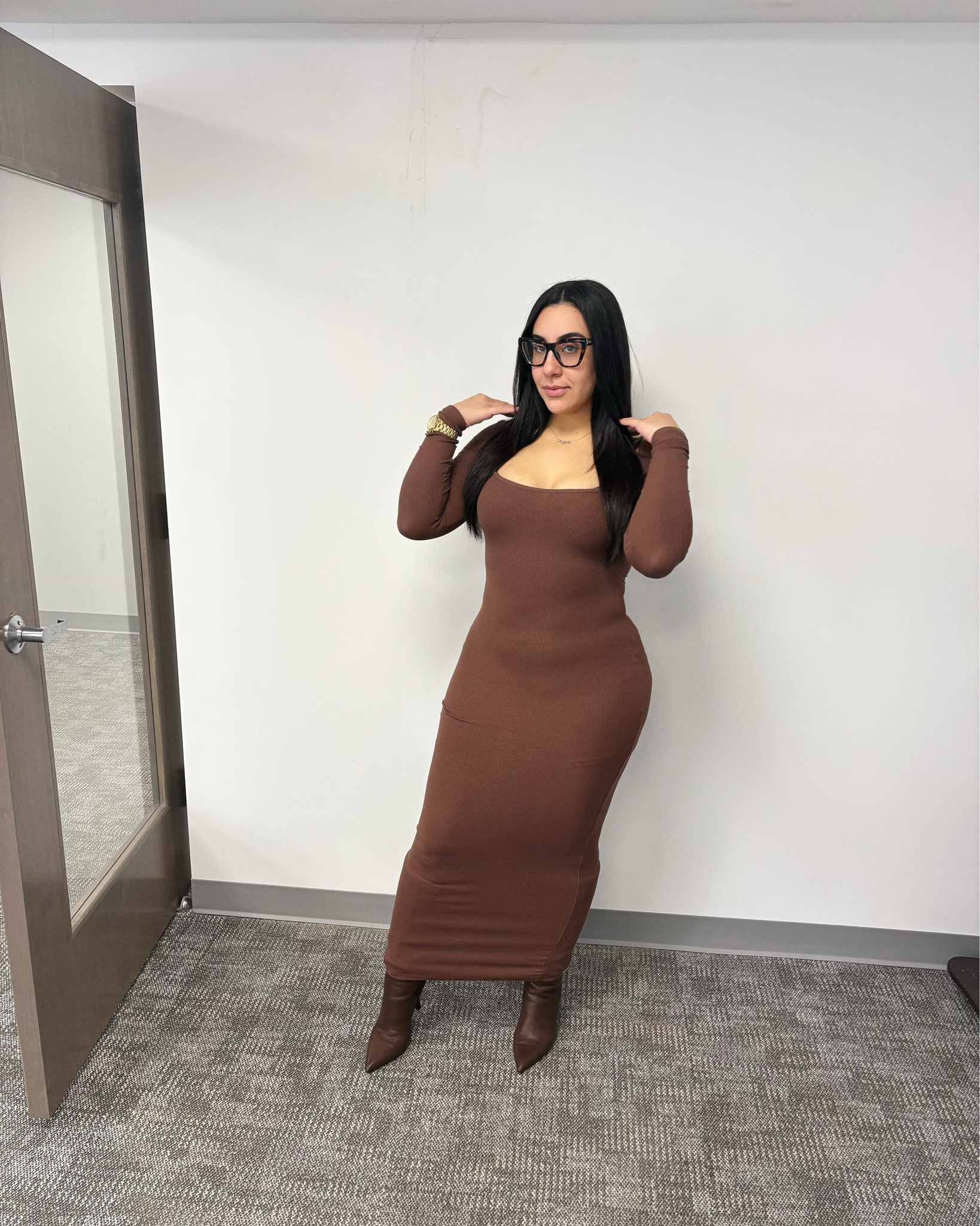 Don’t know what to wear for Thanksgiving I have some ideas & the perfect $20 dress that goes great with heels or sneakers 🤎
In 2 colors! 
Linking my @amazon boots that get here before the holiday! And my @forever21 trench coat 🧥 

#fallfashion #fallfashioninspo #newarrivals #falldress #falldresses #browndress #phillyboutique

#LTKWorkwear #LTKootd #LTKCyberWeek