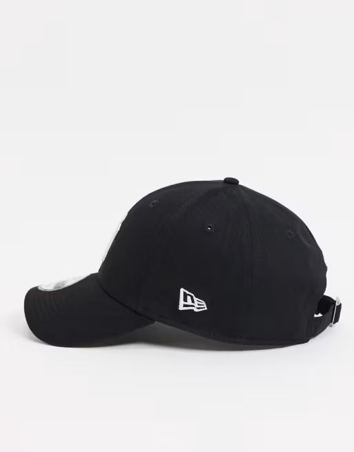 New Era 9forty NY adjustable cap in black | ASOS UK