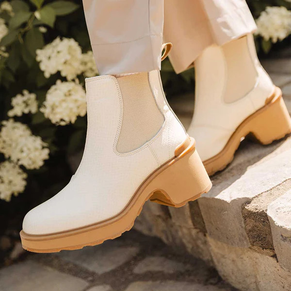Sorel Hi-Line Heel Chelsea Boot, Bleached Ceramic | Albion Fit