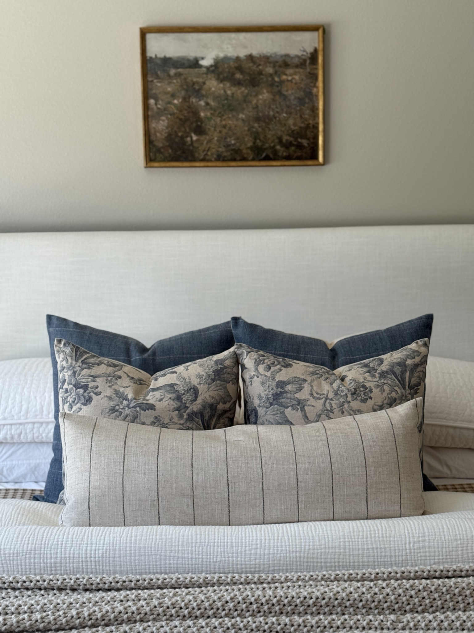 King bed pillow arrangement 

#LTKHome