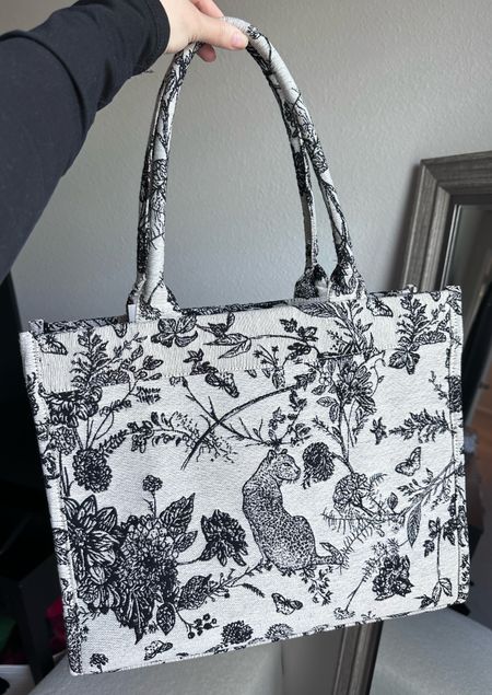 Affordable Dior designer dupe tote bag purse

#LTKitbag #LTKstyletip #LTKsalealert