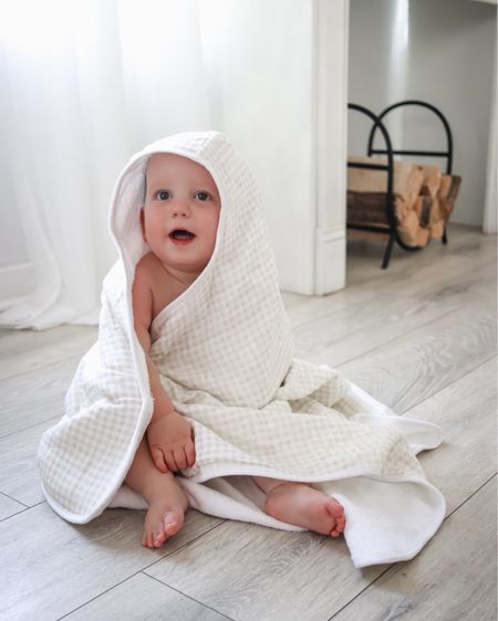 Toddler Hooded Towel

Big kid towel / large bath towel / beach towel / baby towel / hooded towels / kids bath / baby shower gift / little unicorn #ad 

#LTKbaby #LTKfindsunder50 #LTKkids