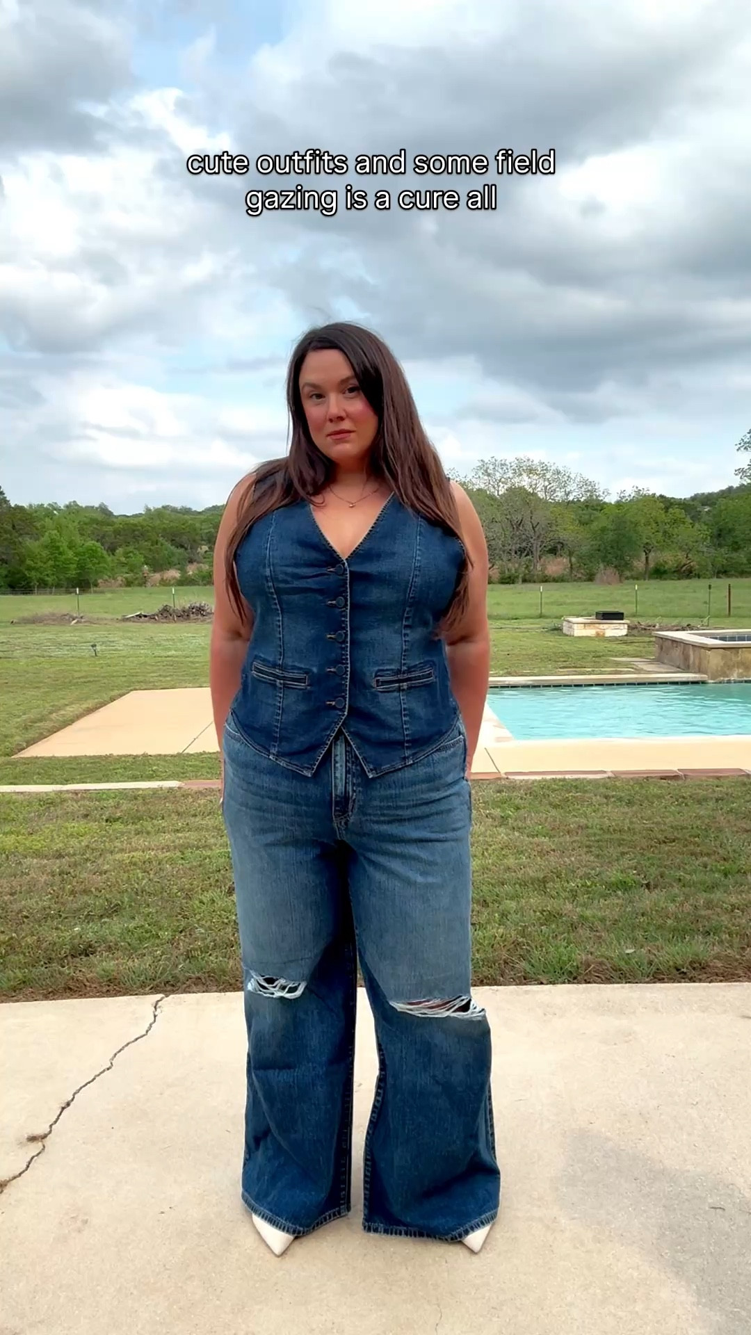 @Torrid spring styles denim florals and wide leg jeans wearing size 1 in tops and dress and size 20 in jeans and 2 in shorts 

#LTKMidsize #LTKPlusSize #LTKSeasonal