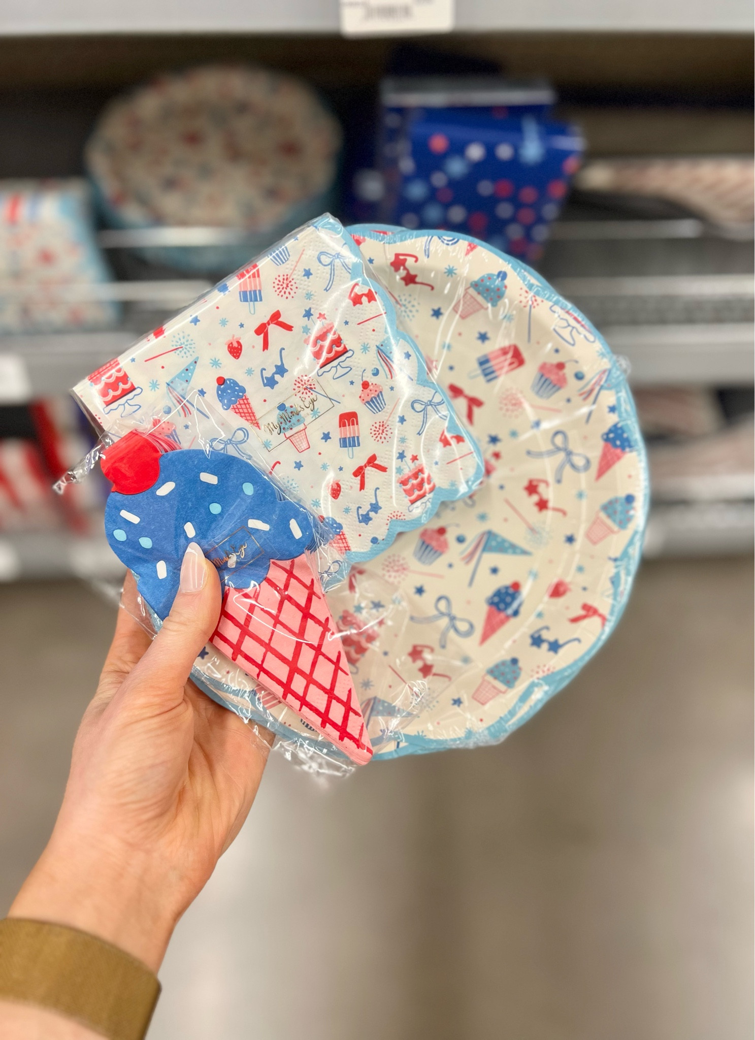 What a fun summertime party collection! Loving the ice creams and popsicles 😍🇺🇸

#LTKSeasonal #LTKfoodie