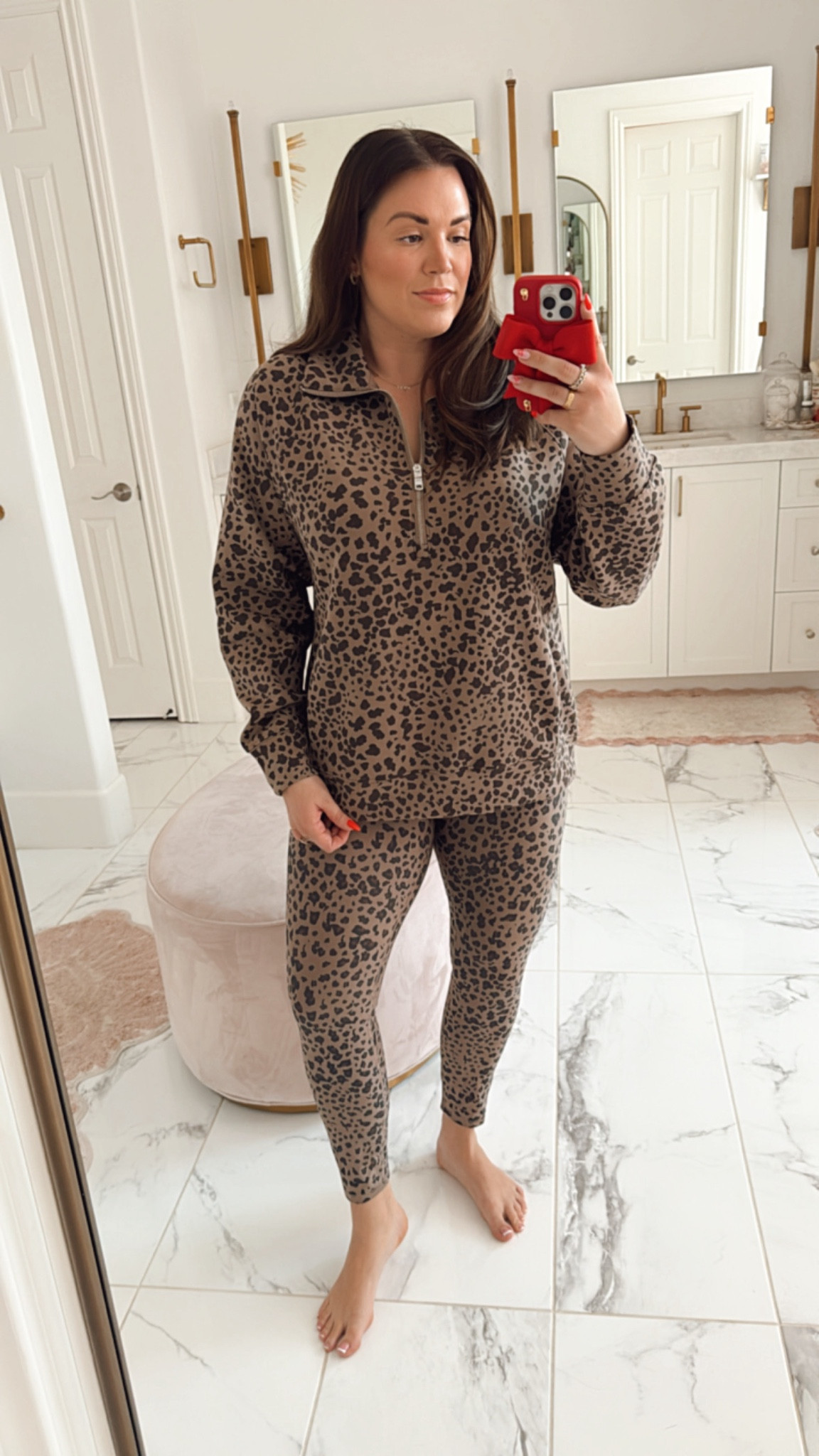 curvy leopard print scuba athleisure set! wearing size large in top and leggings 

#LTKSeasonal #LTKFindsUnder100 #LTKActive