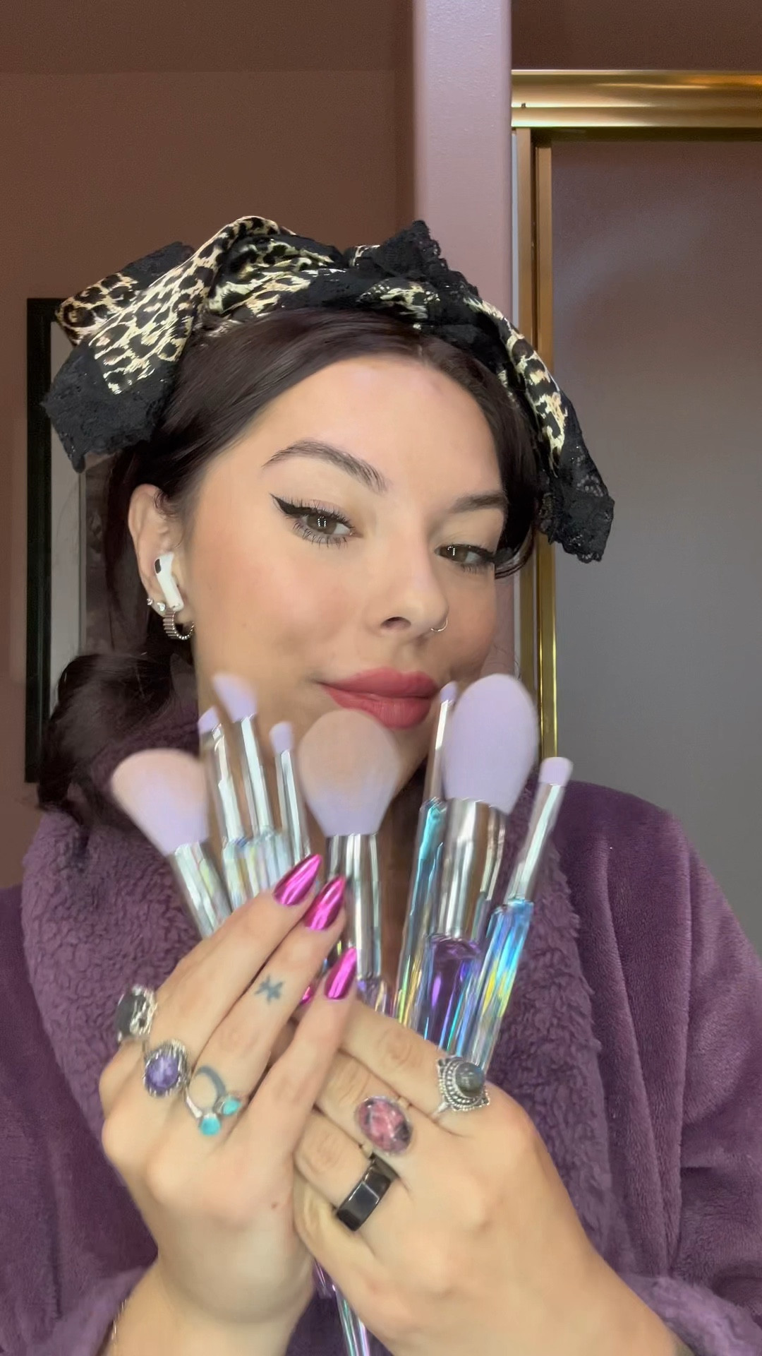Struggling to get that flawless finish? These makeup brushes make it easy! They blend like a dream, no matter your skill level. 

#LTKVideo #LTKBeauty #LTKStyleTip