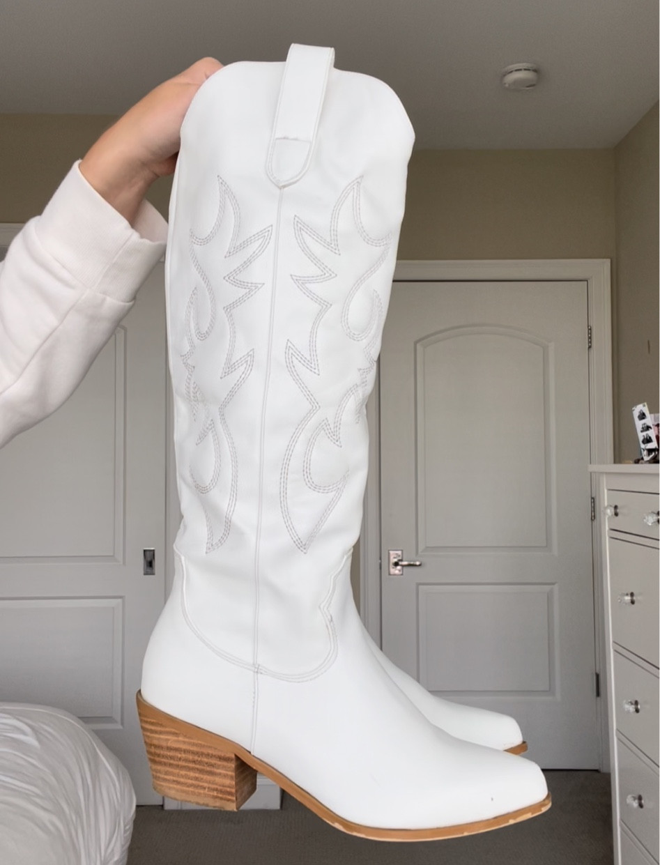 Billini Urson White Cowboy Boot #billiniursonwhitecowboyboot #billiniursonwhite #billiniurson #whitecowboyboot #cowboyboot #boot