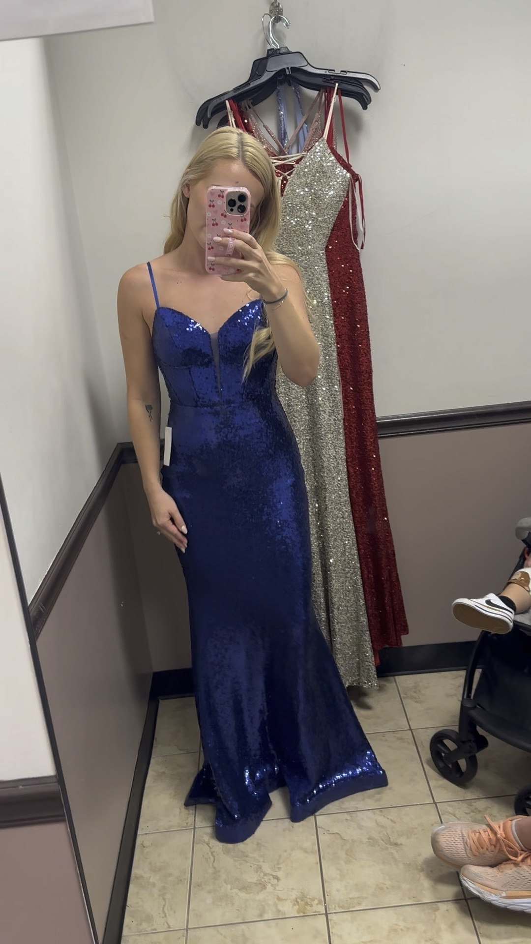 STUNNING sequined royal blue mermaid dress! 🇺🇸🤍
