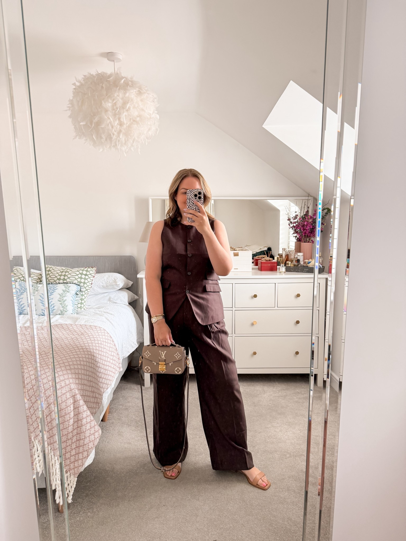 New in autumn outfits 

I’m wearing a size 18 in the waistcoat and 16 in the trousers 

Autumn outfits, autumn fashion, new in H&M, brown jeans, brown trousers, brown waistcoat, co-ord 

#LTKmidsize #LTKuk #LTKautumn