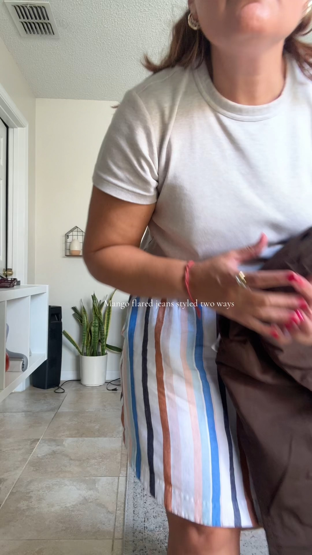 The perfect Summer to Fall transition jeans✨

#LTKMidsize #LTKStyleTip #LTKSeasonal