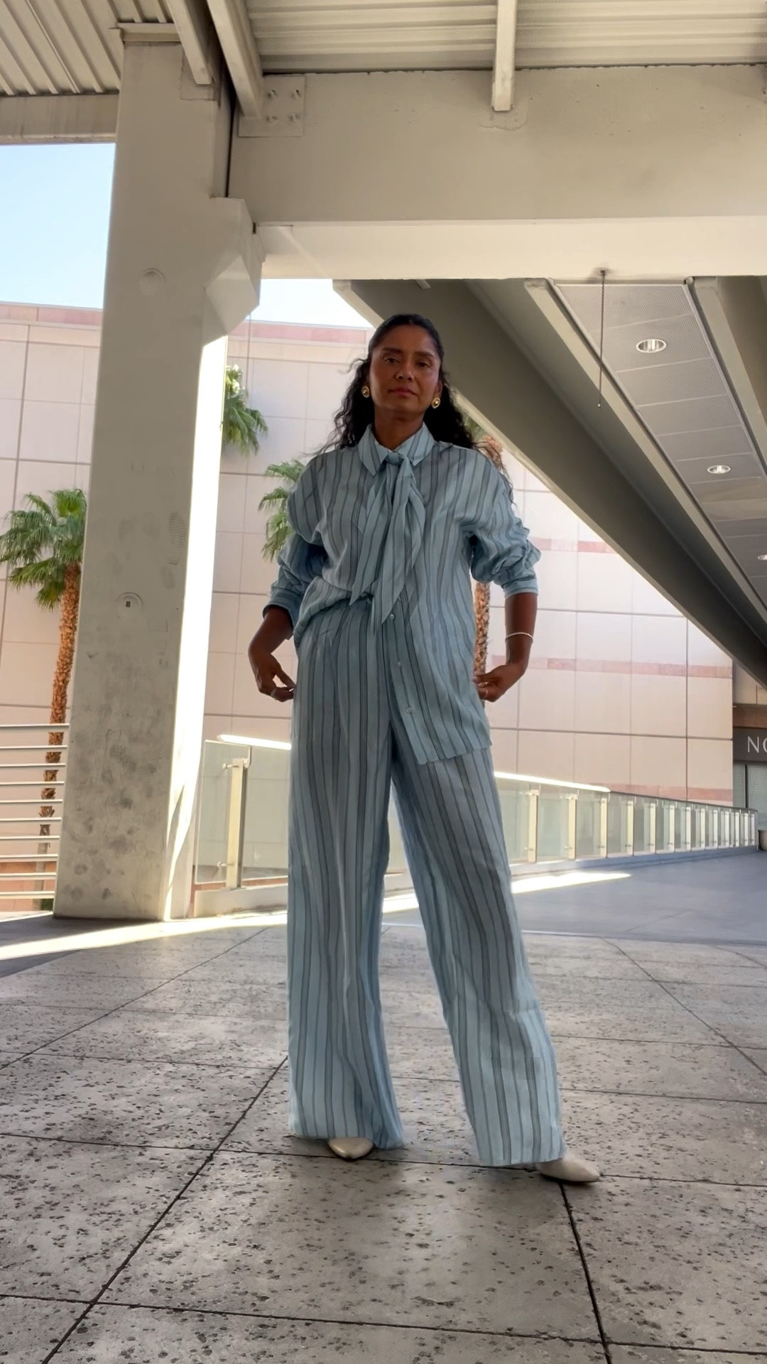 I got so many compliments on this set today at work. Wearing a small on the top and small pants. I could’ve definitely done a xs in the pants.