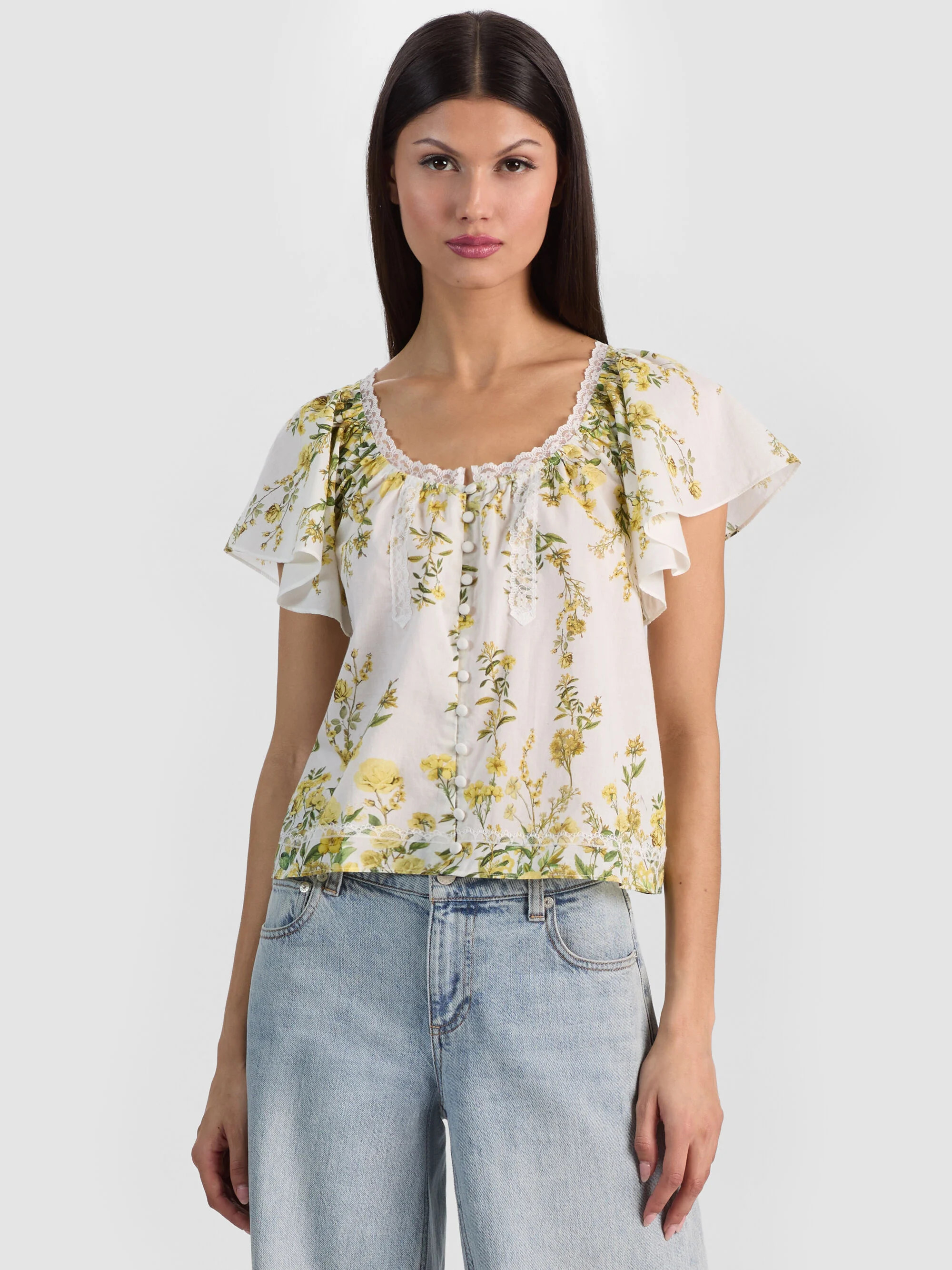 ODETTE FLUTTER SLEEVE TOP | Alice + Olivia