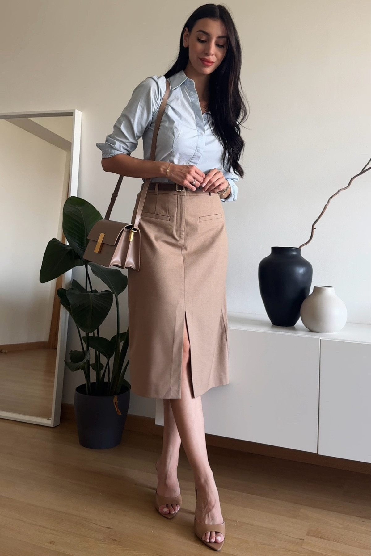 Para crear este outfit de oficina me inspiré en uno de mis personajes favoritos en una serie: Rachel Zane 🖤
Quien más es fan de SUITS por aquí? 😍

#LTKautumn #LTKworkwear #LTKeurope