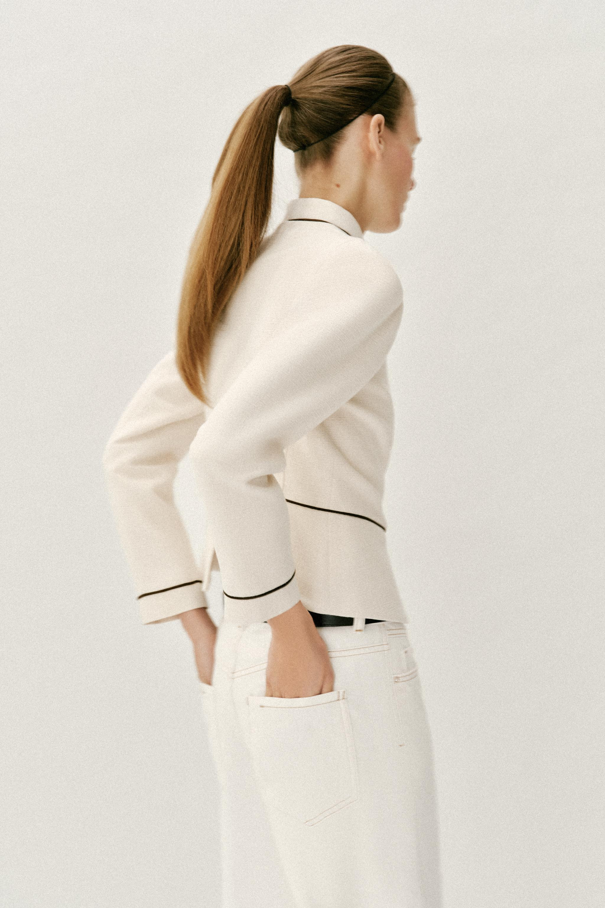 TAILORED CONTRAST PIPING BLAZER | Zara US