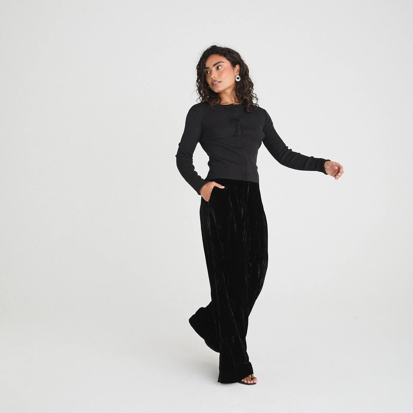 VELVET TAILORED WIDE LEG TROUSERS - BLACK | WAT The Brand