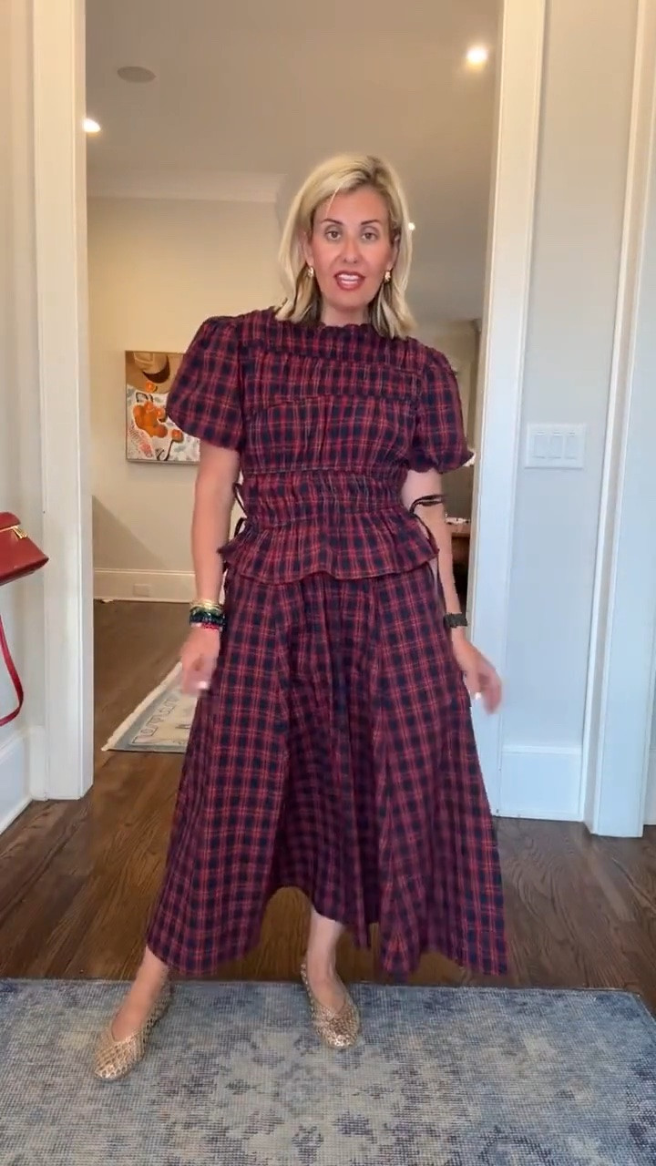 The most adorable set we are styling all the ways! 
@Avara
Red Plaid top - xs 
Red Plaid Skirt - small 

*Code mixandmatch15 for 15% off 1st order at Avara