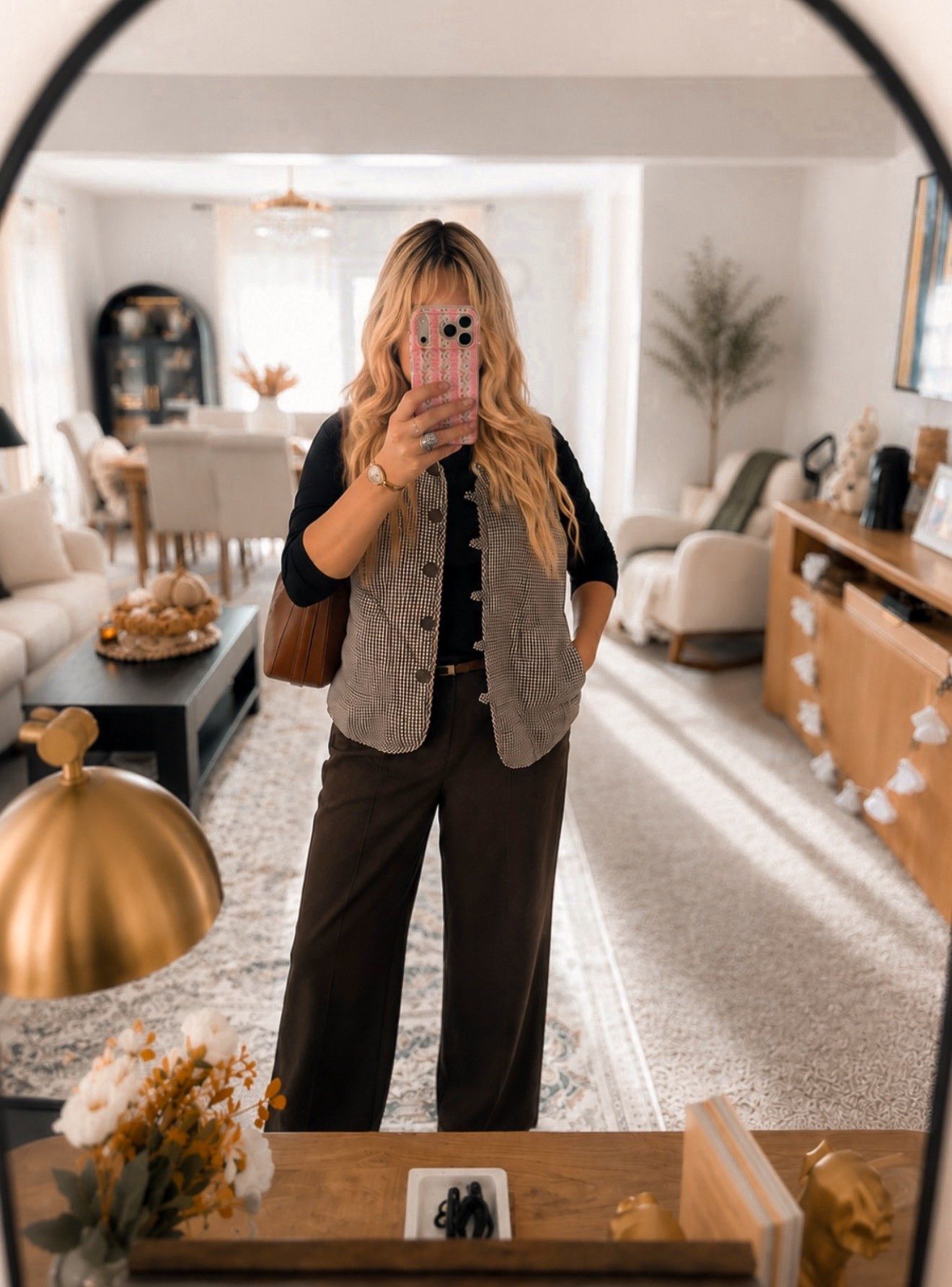 Fall neutrals, but make it polished 🤎✨ Tailored layers, rich chocolate tones, and a little vintage-inspired detail.

#FallOutfit #FallFashion #FallStyle #NeutralStyle #AutumnStyle #BrownOutfit

#LTKgrwm #LTKootd #LTKmomlife