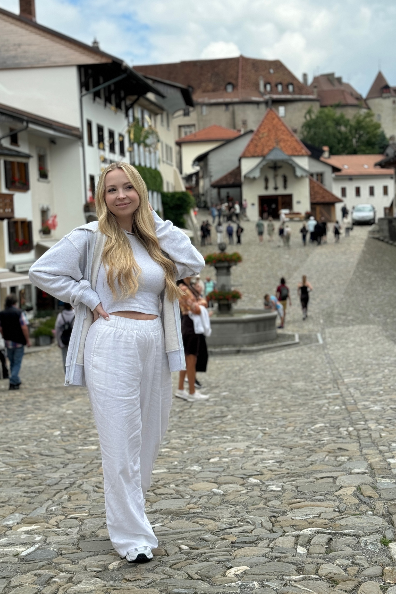 Seriously the best linen pants. True to size. 🤍🇨🇭