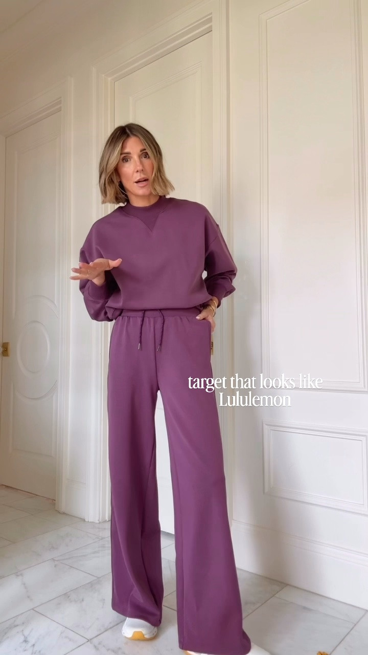 So impressed with this target matching set. I'm wearing g size small in top and xs in bottoms that fit ts