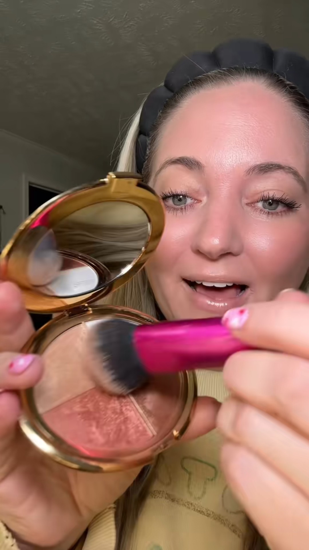 @Tarte cosmetics glow wardrobe #tarte #tartecosmetics #makeup #makeuphacks



#LTKValentine #LTKgrwm #LTKselfcare