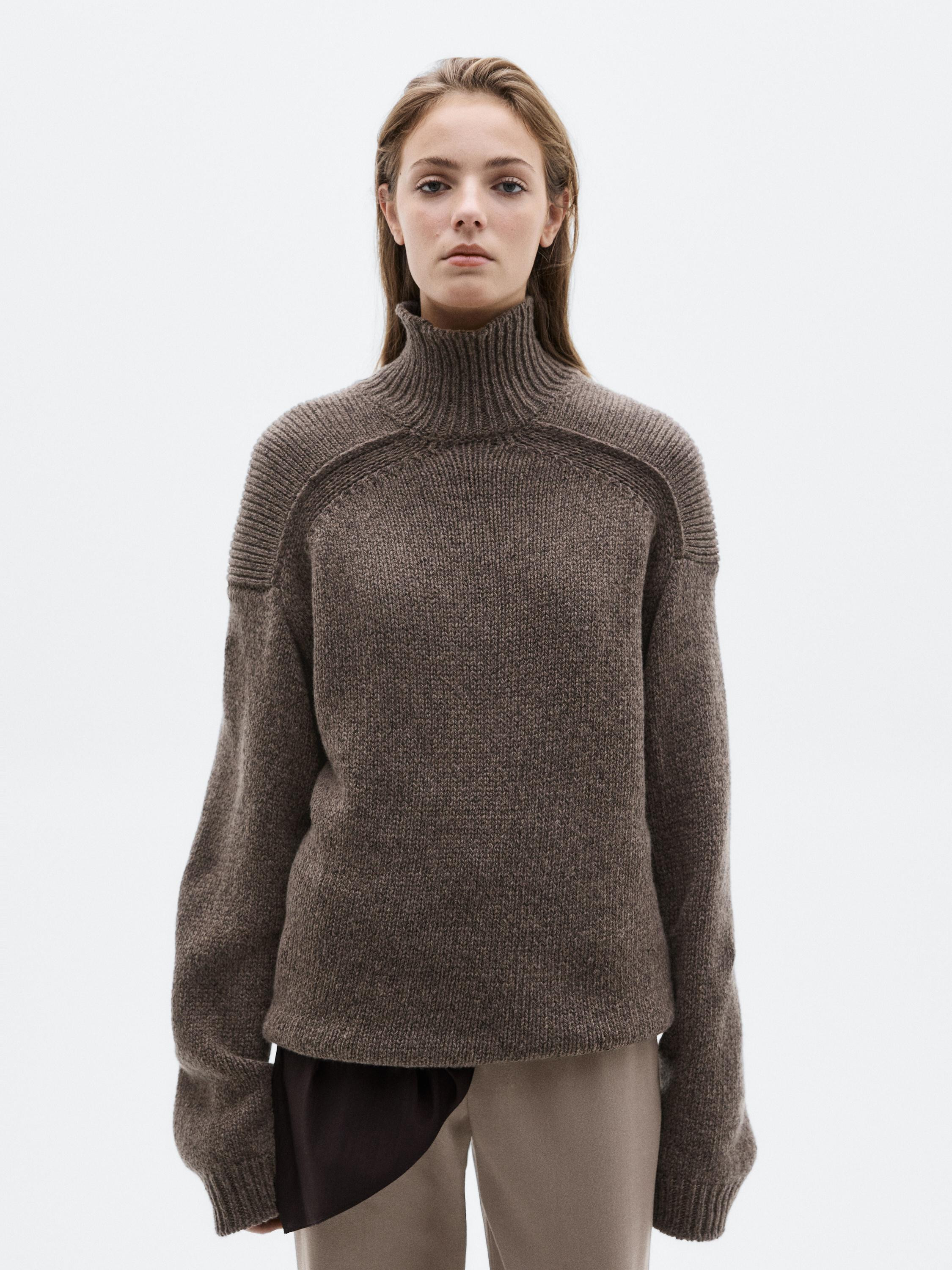 Melierter Strickpullover mit Stehkragen – LIMITED | Massimo Dutti DE