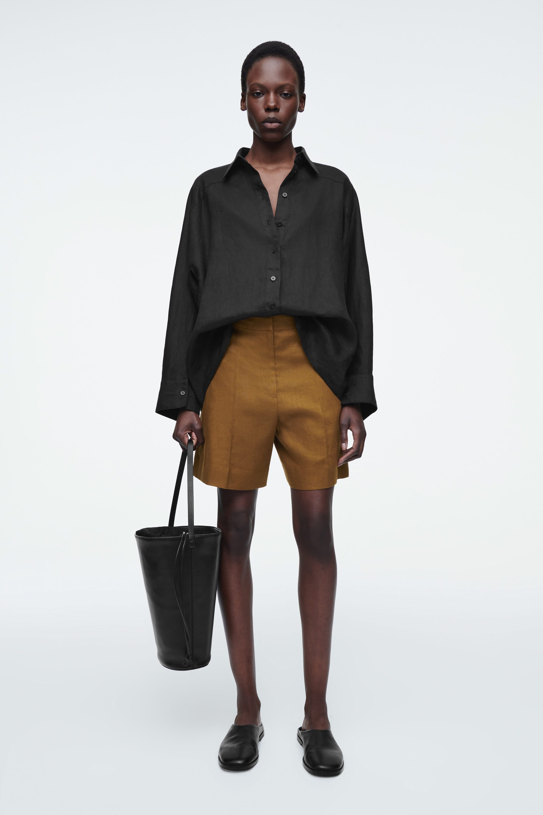 TAILORED ELASTICATED LINEN SHORTS - OCHRE | COS AU | COS (AU)