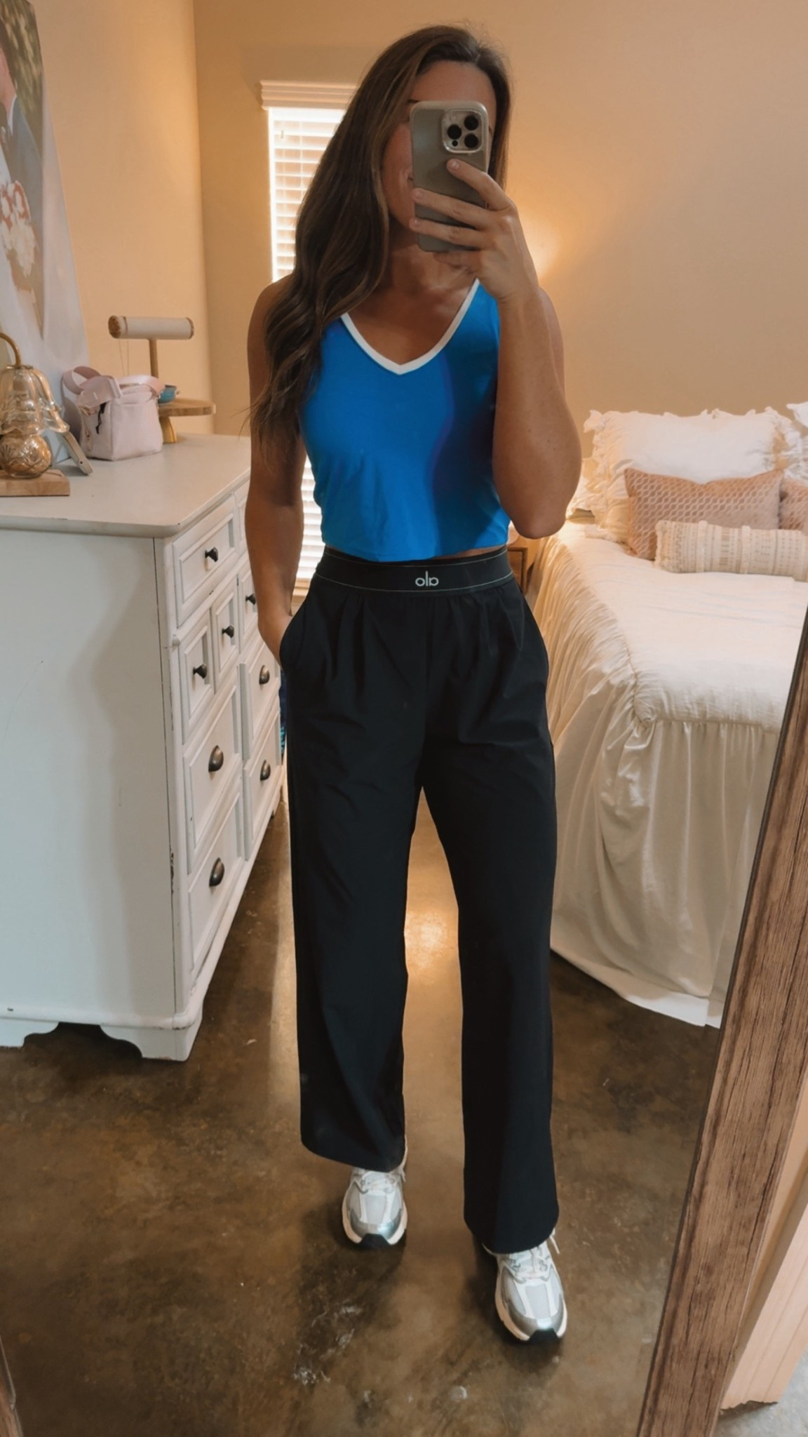 Alo Black Trousers! I have on the small regular in these! I also have the navy in small tall and liked the length on those better so that I can wear high waisted! I’m 5’7 for reference. 30% off today! 