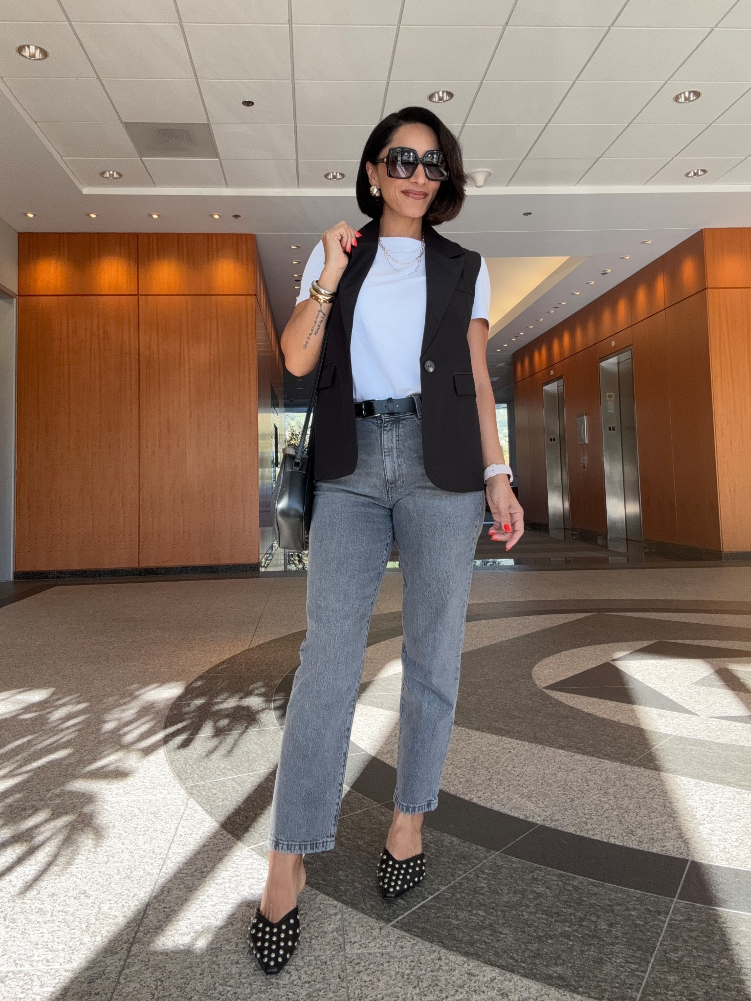 Office look of the day 

Vest is from Amazon
Jeans and t shirt are from Zara linked similar ones. 
Shoes Nordstrom rack 


#LTKWorkwear #LTKFindsUnder100 #LTKStyleTip