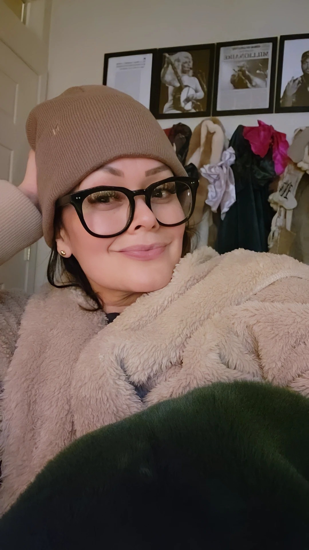 Cozy vibes #wallgallery#winterclothes

#LTKHome #LTKStyleTip #LTKFindsUnder50