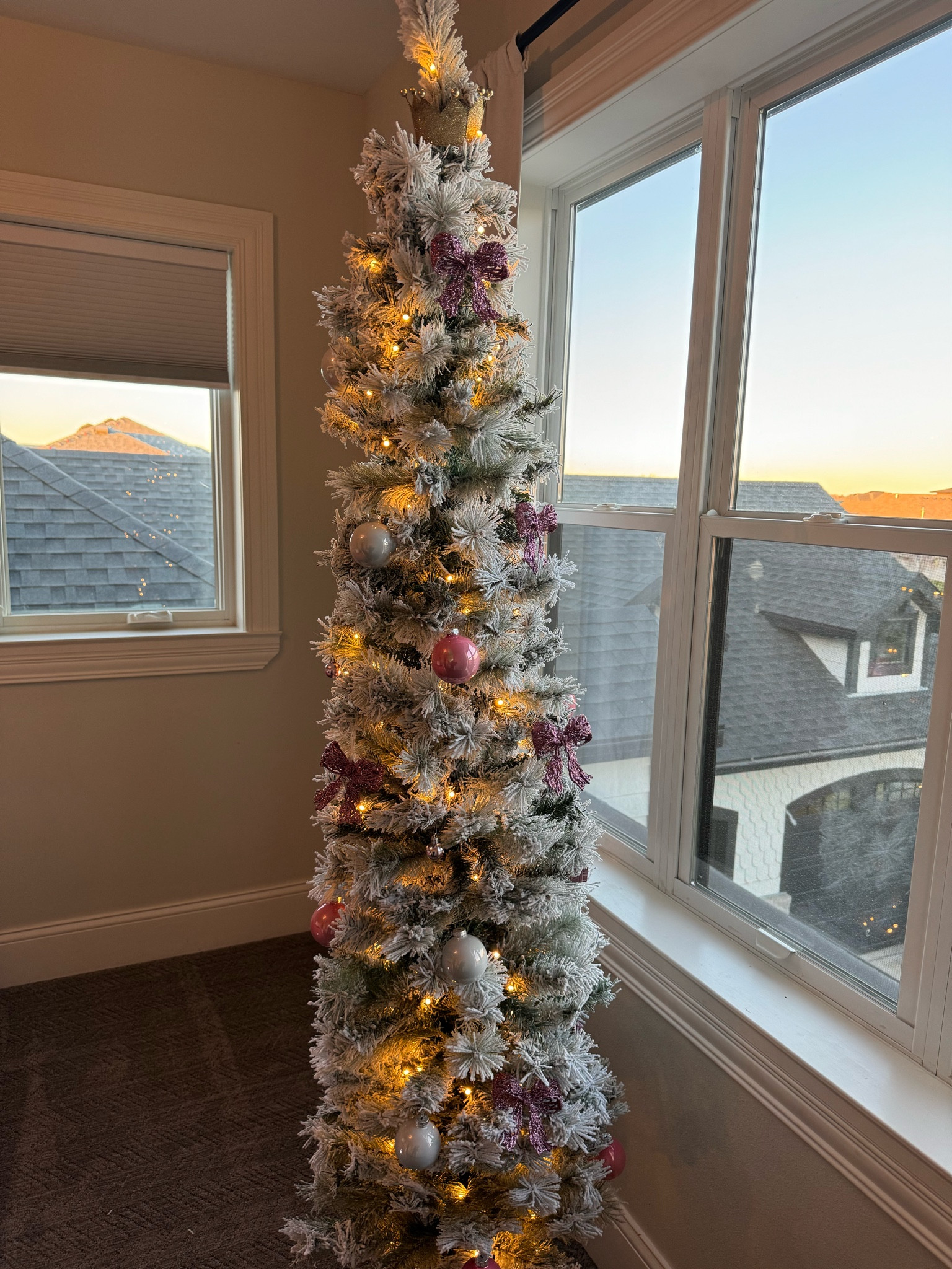 The cutest pink Christmas tree 💕💖🎄

#LTKHoliday #LTKHome