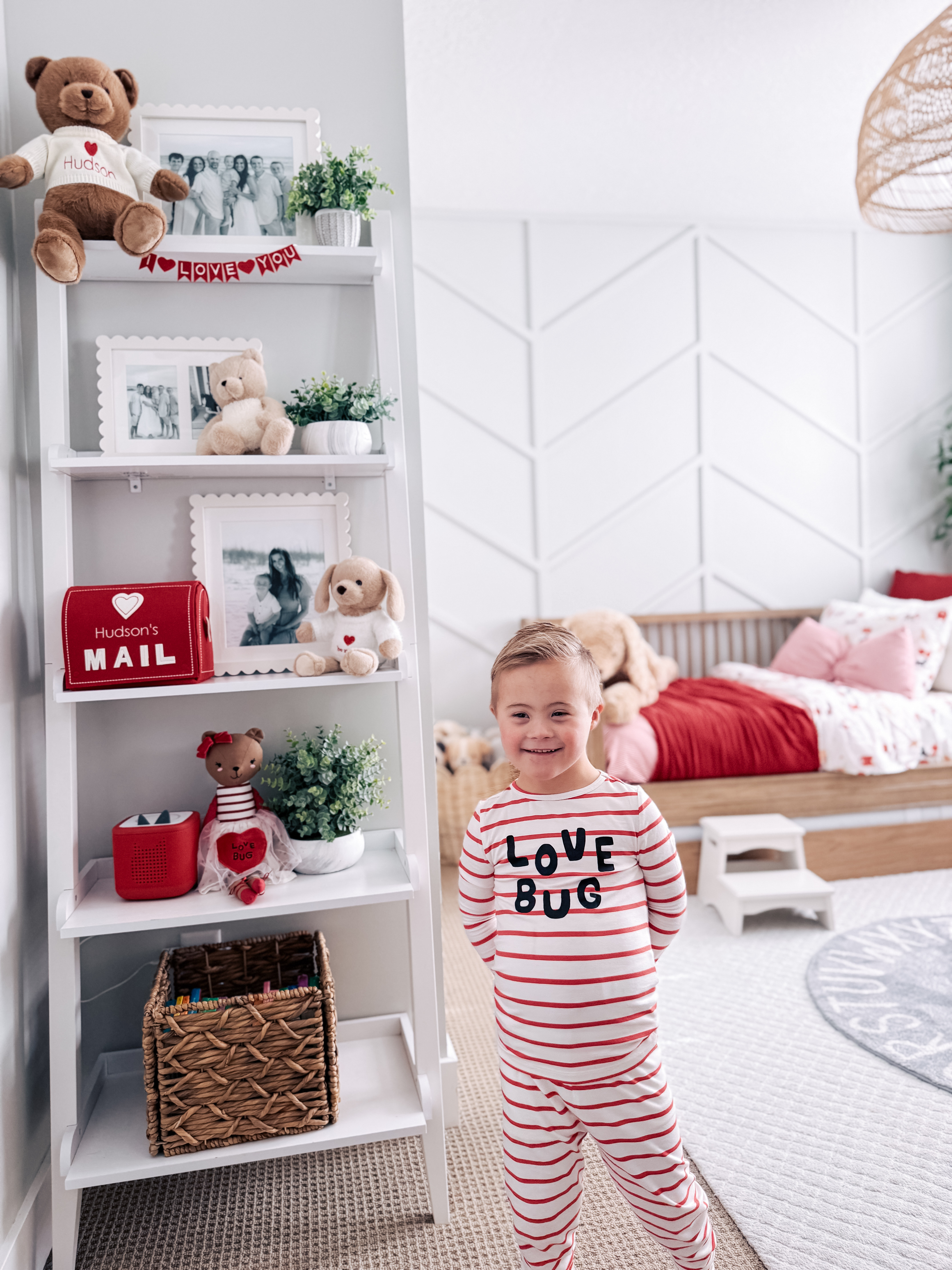 Huddy's Valentine's Room with Pottery Barn! 

 

#LTKValentine #LTKSeasonal #LTKHome