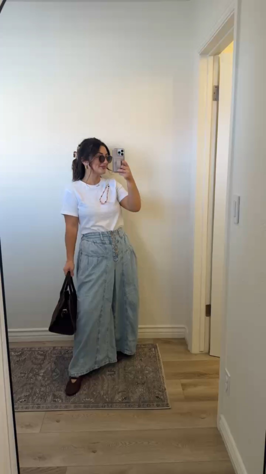 OOTD! 

Favorite petite friendly jeans! 
Size small 

White tee size small

Brown flats and bag!

5'0" 140lbs 

#LTKPetite #LTKStyleTip #LTKFindsUnder100