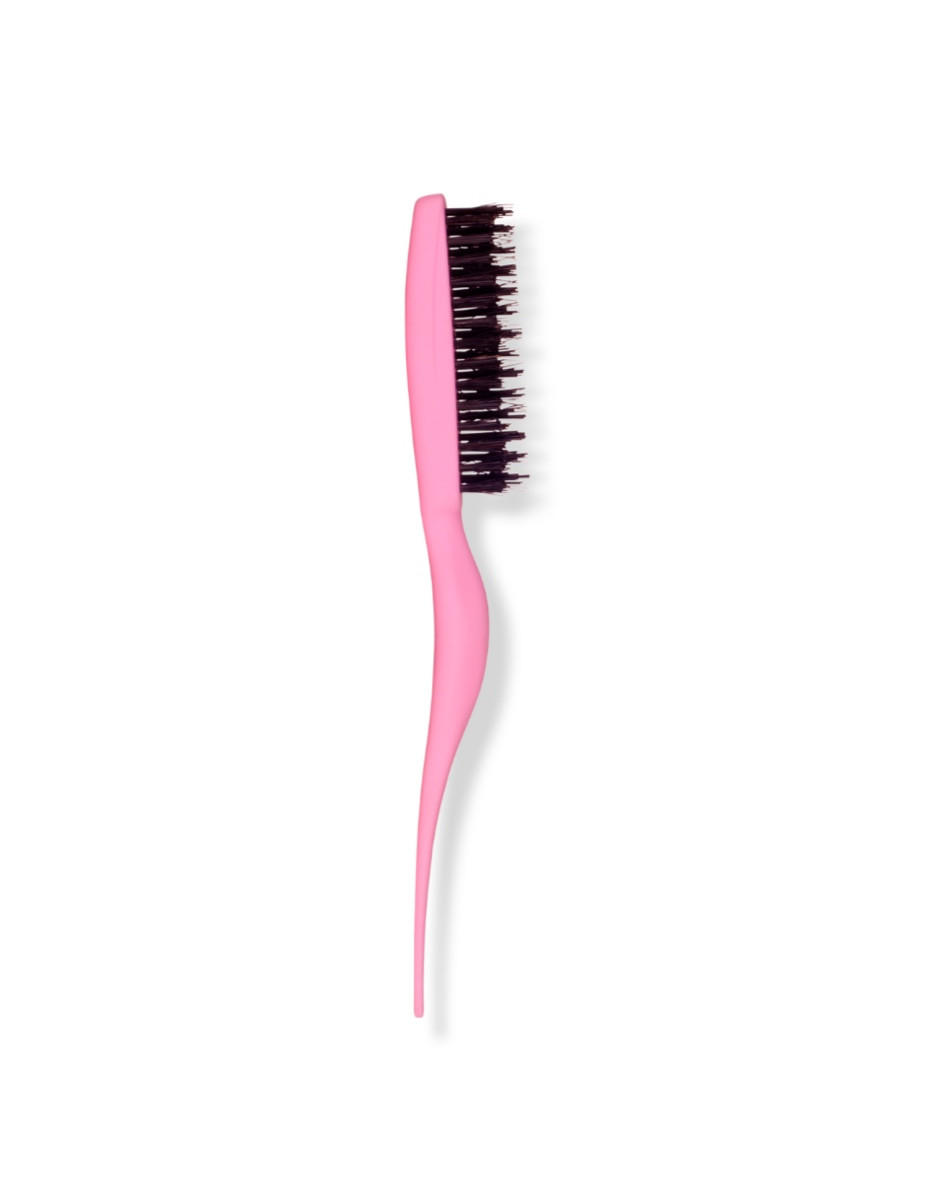Love having a teasing comb in my hair collection for, well, teasing 😂 but also to pull back hair and make it smooooooth and love to get the perfect part in hair with the pointed end!
