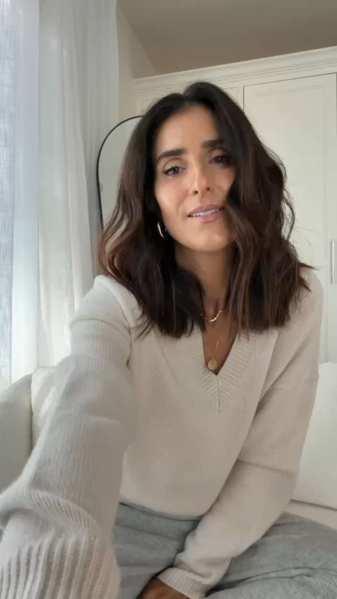 I’m just shy of 5-7” wearing the size small cashmere sweater. Absolutely love the color and fit of this sweater! #stylinbyaylin #aylin #nordstrom #sweater 



#LTKOver40 #LTKootd #LTKdayinmylife